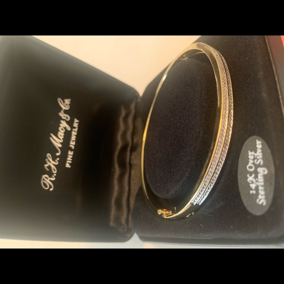 Diamond bangle bracelet - Picture 2 of 5